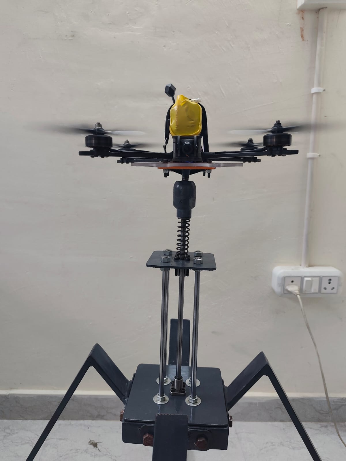 TABLE TOP TELESCOPIC DRONE TESTING UNIT